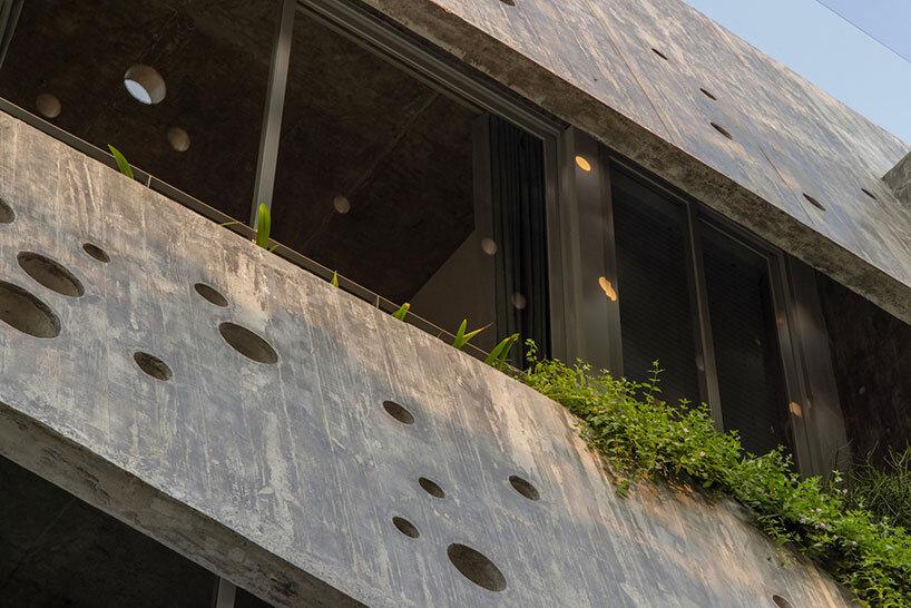 Mặt dựng – lớp da của kiến trúc: Đẹp – Bền – Tiết kiệm 6 Concrete Textured Facade